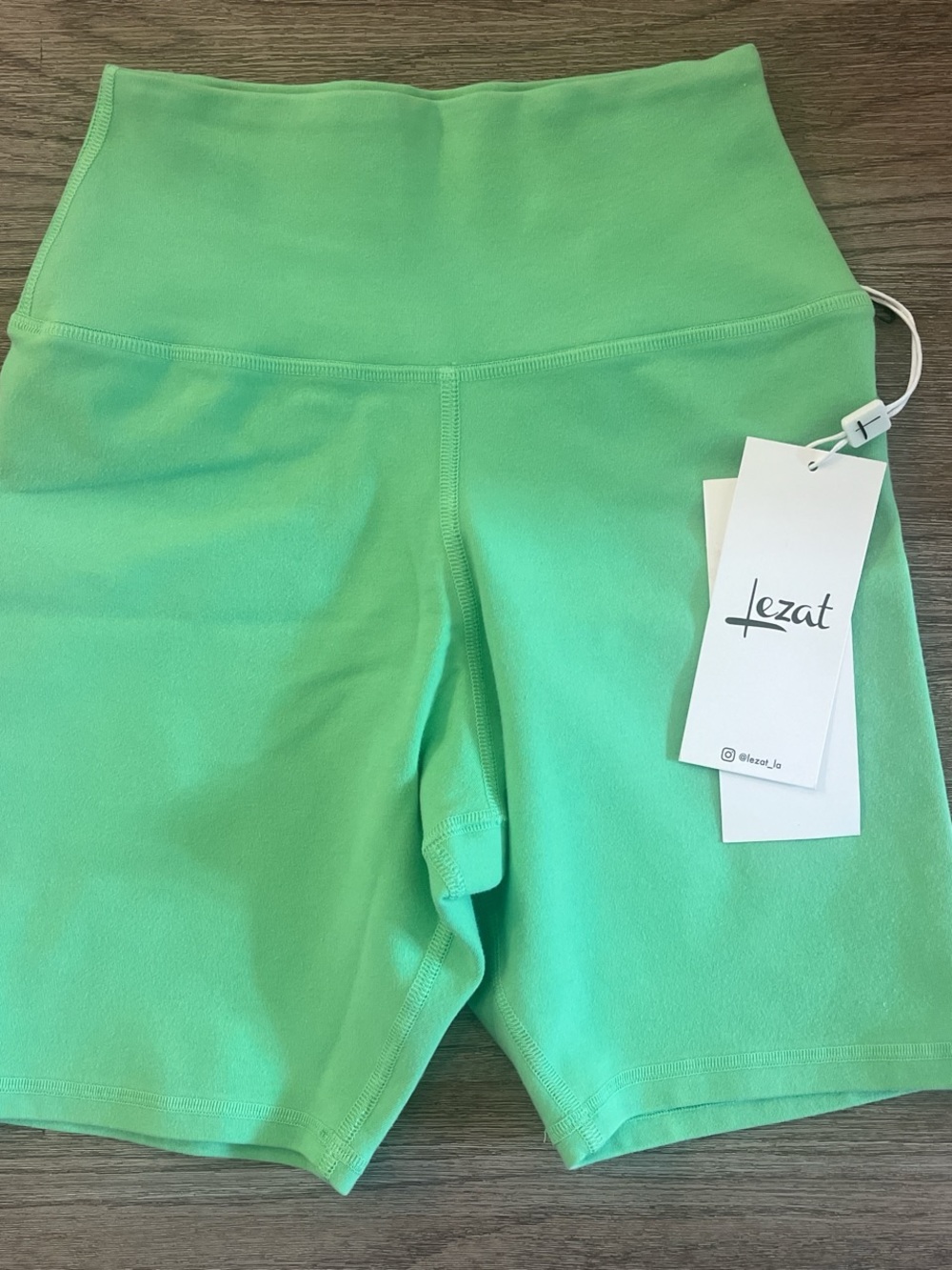 Lezat Hailey Green biker shorts women’s XS NWT